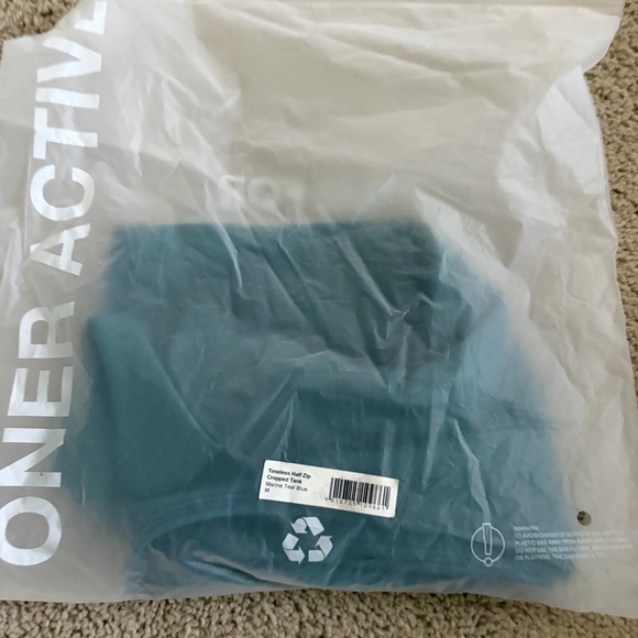 NWT Oner Active TIMELESS HALF ZIP CROP TANK Marine Teal - Picture 5 of 6